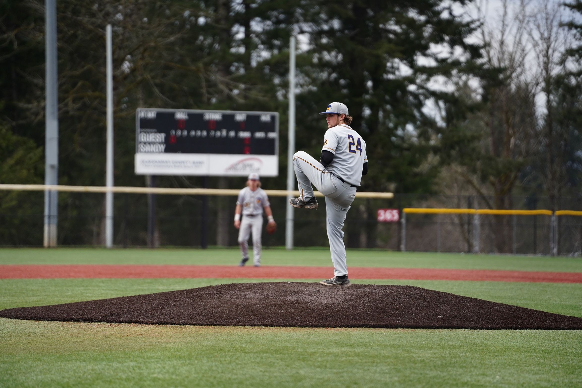 Roadrunners Sweep Lakers Saturday, Lock up Top Two Seed