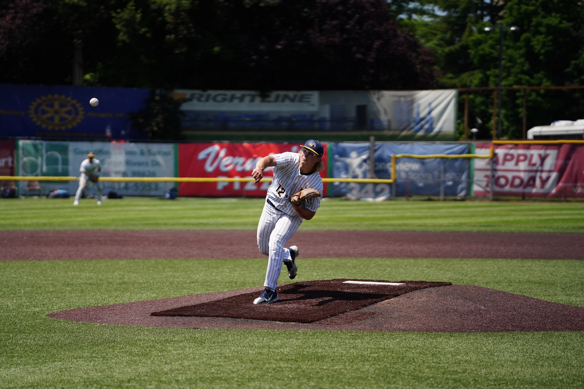 Roadrunners Shut Down Columbia Basin Advance to Second Round