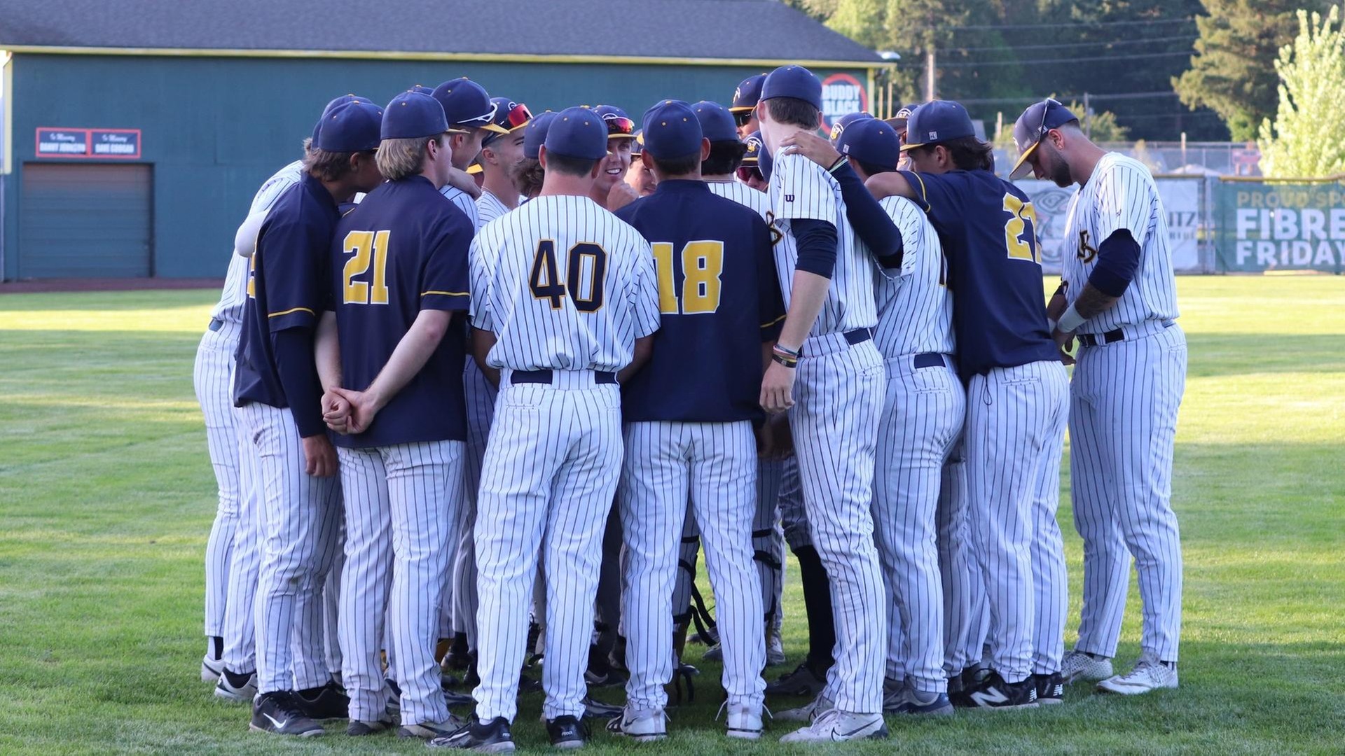 Roadrunners Fall to Titans Late