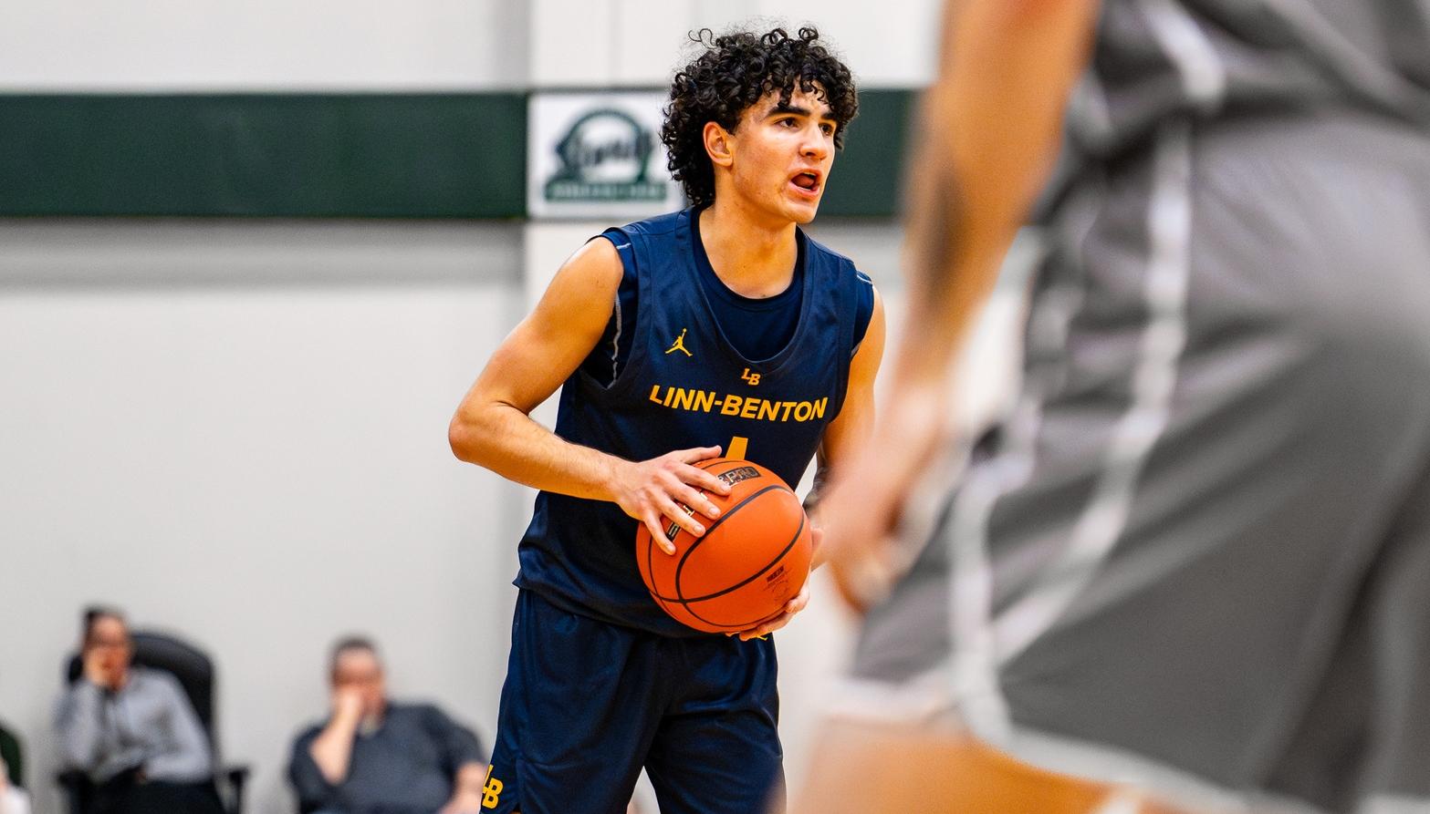 Roadrunners Fall to SW Oregon