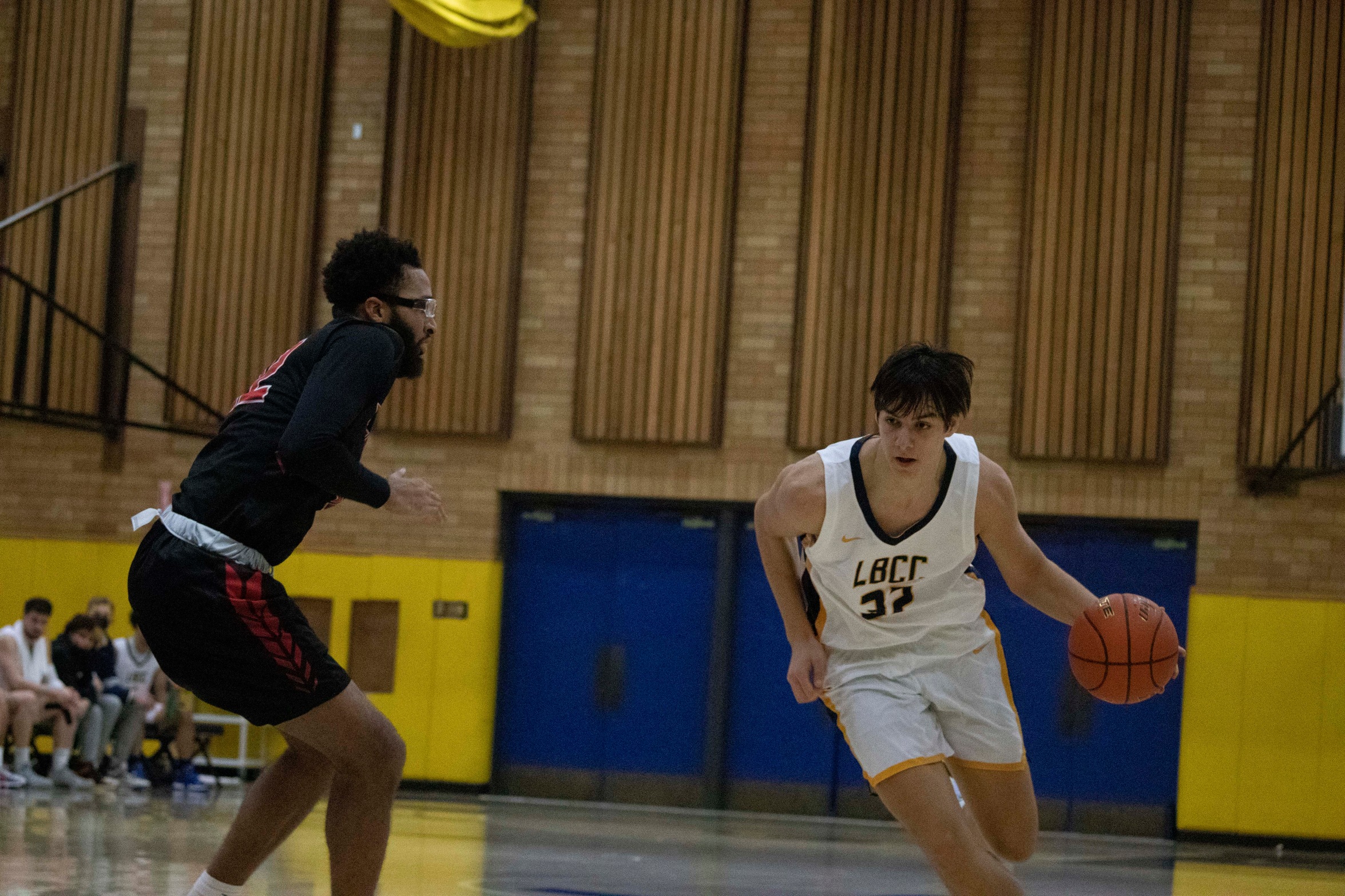 Jace Mills drives to the rim in a game against Mt.Hood Community College on January 17, 2022.