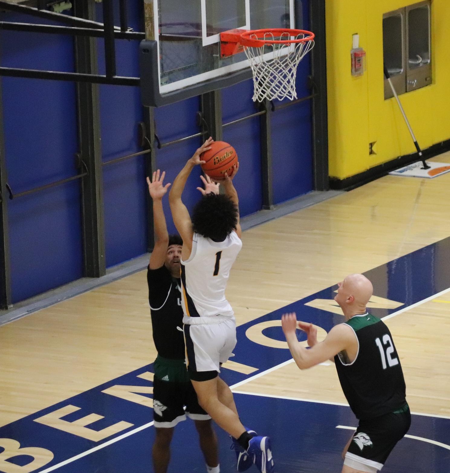 Linn-Benton Men Drop Game to Mt. Hood