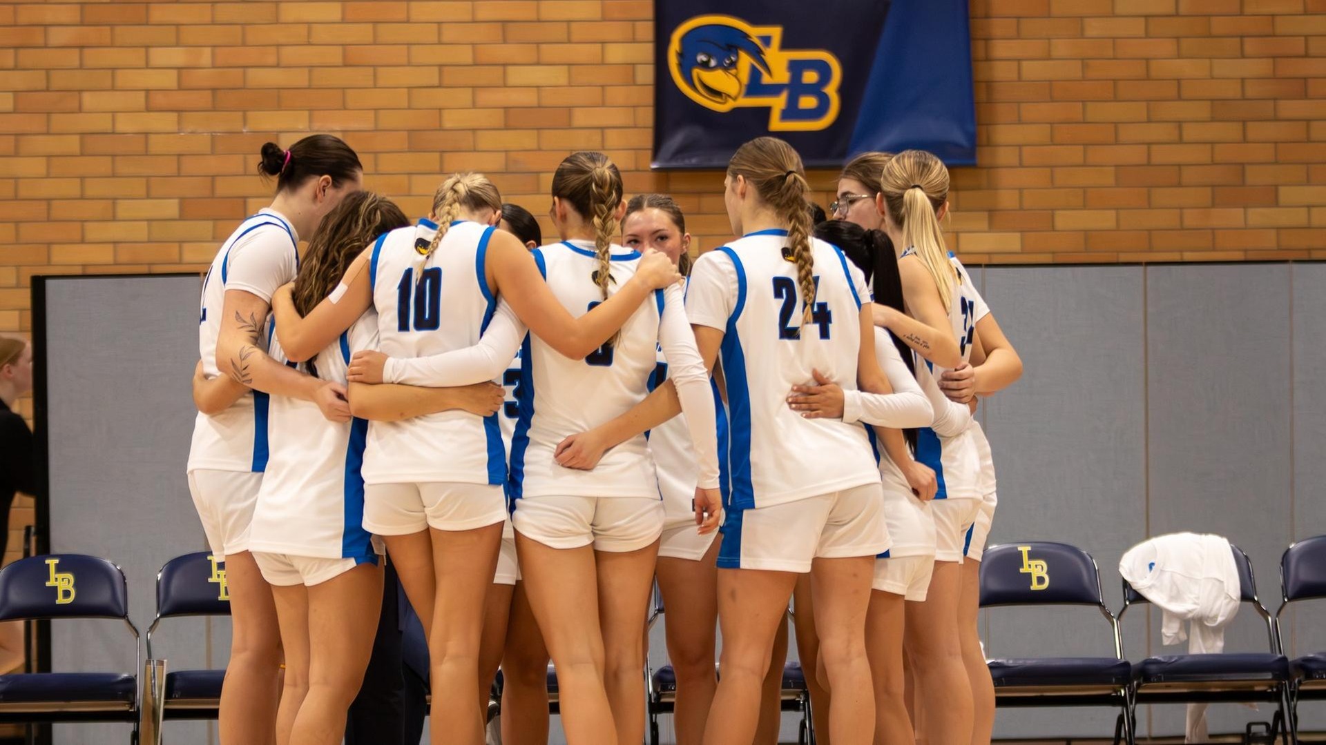 Linn-Benton strong defense leads them to a home court win. Photo Courtesy of Evan Lehnert, LBCC Athletics