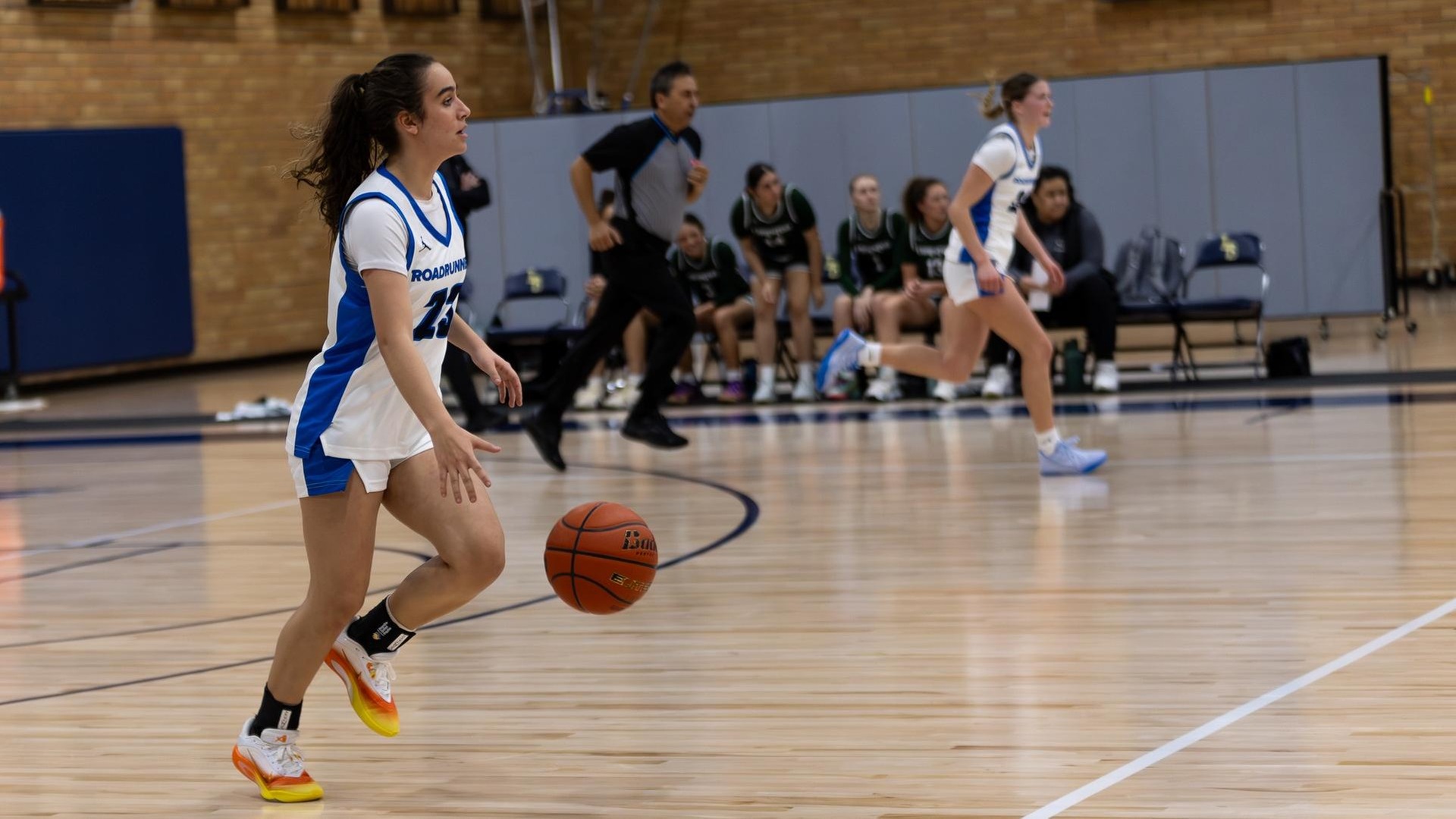 Wagar_Nalia-Dribble_Action